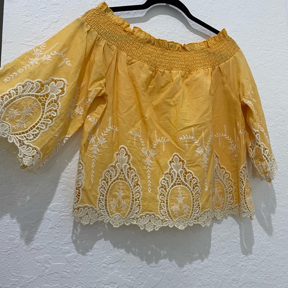 💥PRICE ⬇️ Bleuh ciel  -  Yellow Boho Off the Shoulders Blouse - M - Picture 2 of 6